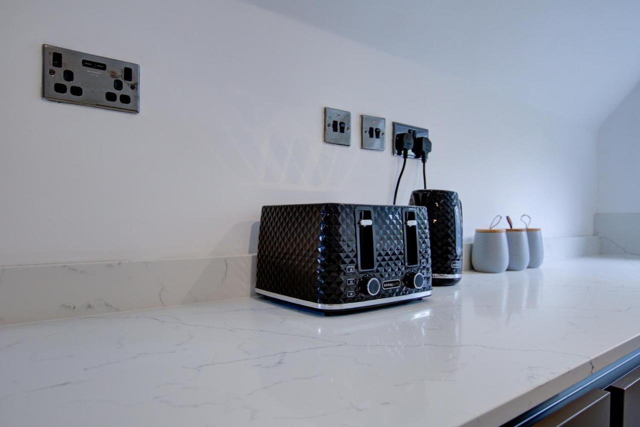 Luxury 3 Bedroom Apartment Close To Beach, Bournemouth & Meyrick Park ภายนอก รูปภาพ