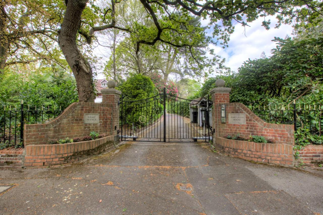 Luxury 3 Bedroom Apartment Close To Beach, Bournemouth & Meyrick Park ภายนอก รูปภาพ